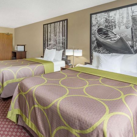 Super 8 By Wyndham Hebron Lowell Area Екстер'єр фото