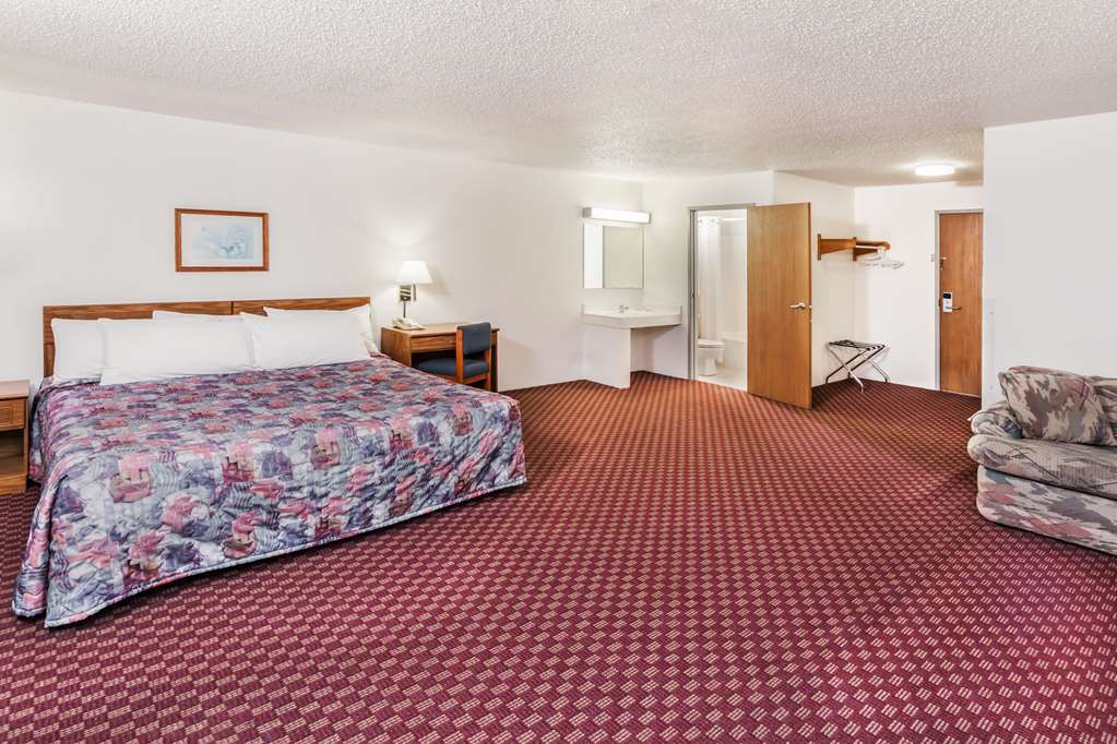 Super 8 By Wyndham Hebron Lowell Area Номер фото