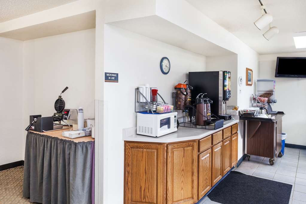 Super 8 By Wyndham Hebron Lowell Area Зручності фото